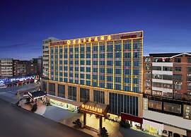 Wanzai Yijia La Maison Hotel