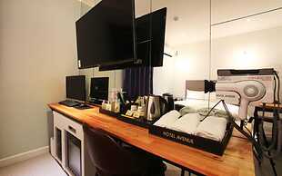 AVENUE HOTEL