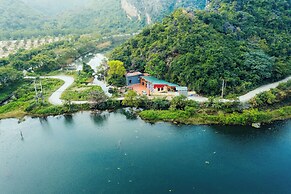 Trang An Freedom Hood