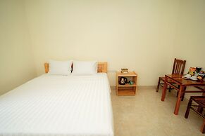 Trang An Freedom Hood