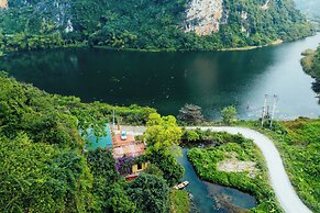 Trang An Freedom Hood