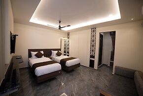 MURALI KRISHNA APART HOTEL