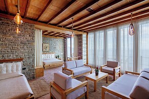 Kshira Oasis - Luxury 7-Bedroom Vila