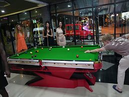 Hangover Hostel Patong