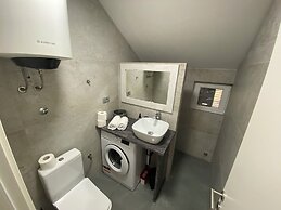 HOUSE 44 Apartments