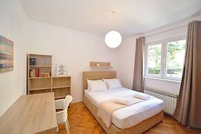 HOUSE 44 Apartments