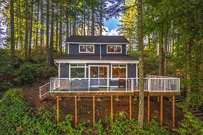 Phillips Lake Lodge in Shelton