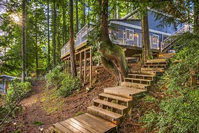 Phillips Lake Lodge in Shelton