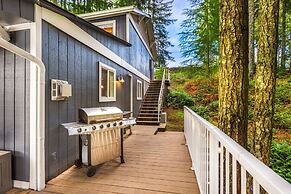 Phillips Lake Lodge in Shelton