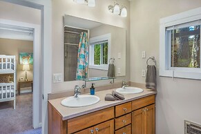 Phillips Lake Lodge in Shelton