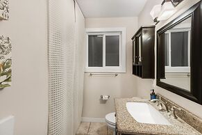 Phillips Lake Lodge in Shelton