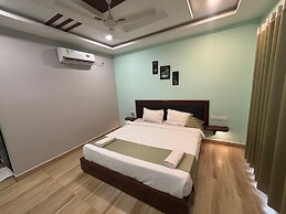 The Leisure Cave Arambol Goa