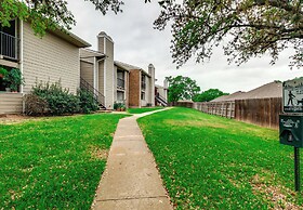 2 Mi to Texas A&M University: Condo w/ Pool!