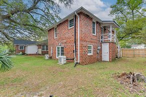 2 Mi to Dtwn Pensacola: Charming Apartment