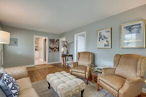 2 Mi to Dtwn Pensacola: Charming Apartment