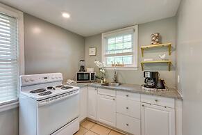 2 Mi to Dtwn Pensacola: Charming Apartment