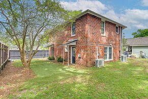 2 Mi to Dtwn Pensacola: Charming Apartment