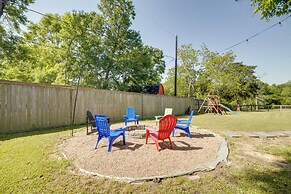 Private Acreage, Pergola & Fire Pit: Baytown Home
