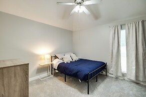 Private Acreage, Pergola & Fire Pit: Baytown Home
