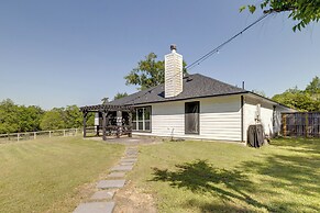 Private Acreage, Pergola & Fire Pit: Baytown Home