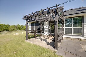 Private Acreage, Pergola & Fire Pit: Baytown Home