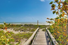 Dogs Welcome, Steps to Beach: Cocoa Beach Retreat!