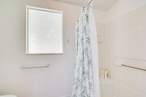 Hilltop Golf Course Cottage in The Villages!