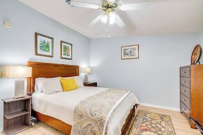 Hilltop Golf Course Cottage in The Villages!