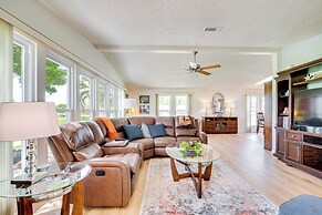 Hilltop Golf Course Cottage in The Villages!