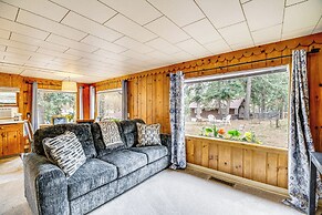 Mountain Retreat at Base of Pikes Peak!