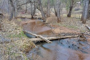 Mountain Retreat at Base of Pikes Peak!