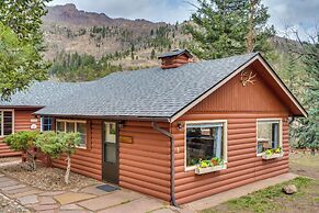 Mountain Retreat at Base of Pikes Peak!