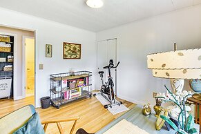 5 Mi to Lake Keowee: Stylish Salem Home w/ Yard!