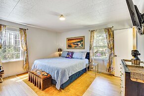 5 Mi to Lake Keowee: Stylish Salem Home w/ Yard!