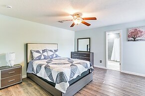 Patio, Fire Pit & Yard: Family Home in Pearland