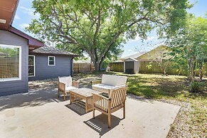Patio, Fire Pit & Yard: Family Home in Pearland