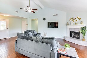 Patio, Fire Pit & Yard: Family Home in Pearland