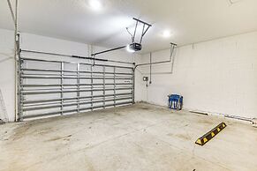 7 Mi to Flagler Beach: Breezy Stay w/ Pool Access!