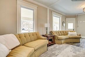 Walk to Dtwn Green Lake: Peaceful Getaway w/ Porch