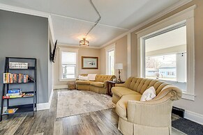 Walk to Dtwn Green Lake: Peaceful Getaway w/ Porch