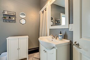 Walk to Dtwn Green Lake: Peaceful Getaway w/ Porch