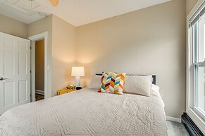 Walk to Dtwn Green Lake: Peaceful Getaway w/ Porch