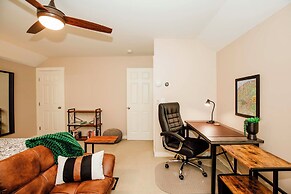 1 Mi to Dtwn Black Mountain: Home w/ Patio & Yard