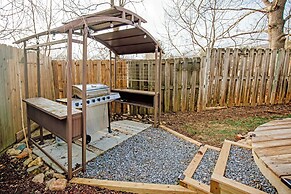 1 Mi to Dtwn Black Mountain: Home w/ Patio & Yard