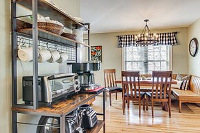 1 Mi to Dtwn Black Mountain: Home w/ Patio & Yard