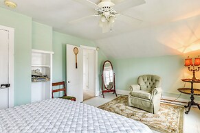 3 Blocks to Lake Ontario: Getaway in Cape Vincent!