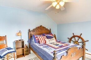 3 Blocks to Lake Ontario: Getaway in Cape Vincent!