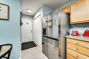 9 Mi to Charlotte Motor Speedway: Apt w/ Deck!