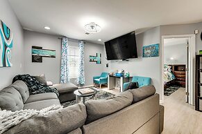 9 Mi to Charlotte Motor Speedway: Apt w/ Deck!