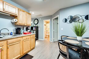 9 Mi to Charlotte Motor Speedway: Apt w/ Deck!